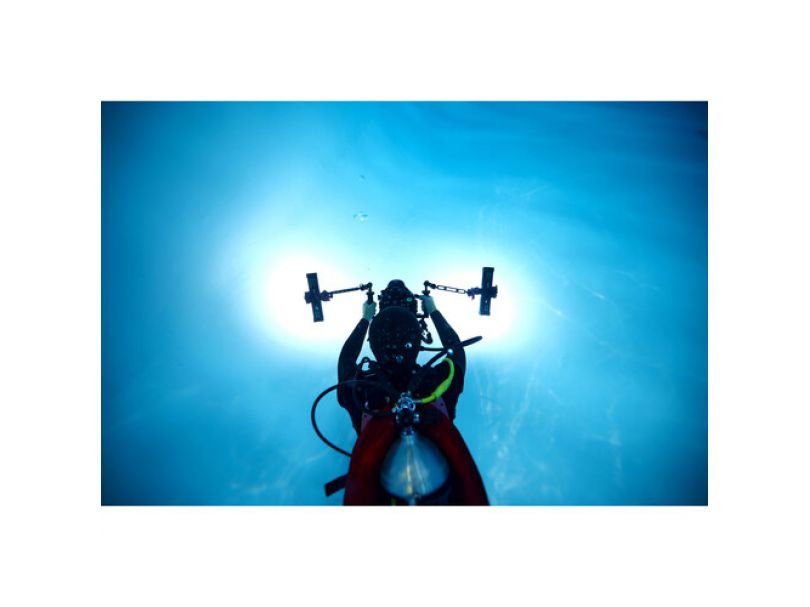 Осветитель светодиодный Godox Dive Light RGBWW WT60R для подводной съемки