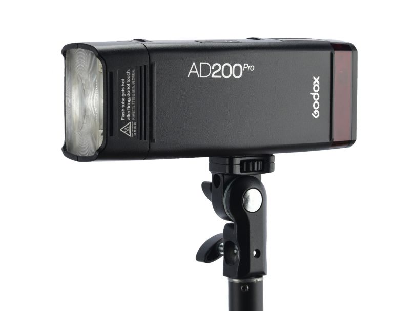 Вспышка аккумуляторная Godox Witstro AD200Pro (со шторками BD-07)