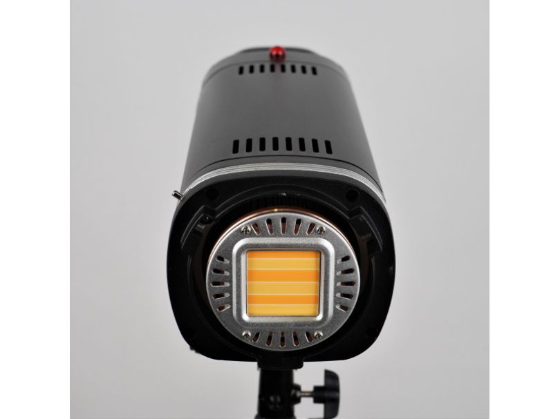Светодиодный биколорный осветитель FST EF-150B PRO