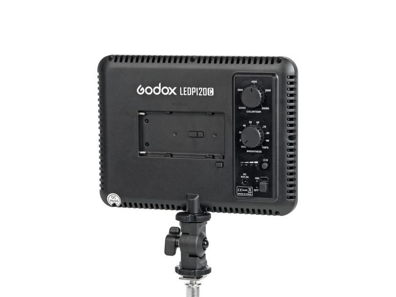 Осветитель светодиодный Godox LEDP120C накамерный (без пульта)