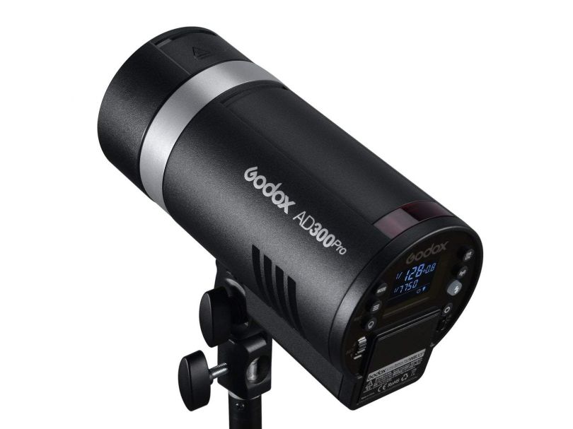 Вспышка аккумуляторная Godox Witstro AD300Pro с поддержкой TTL